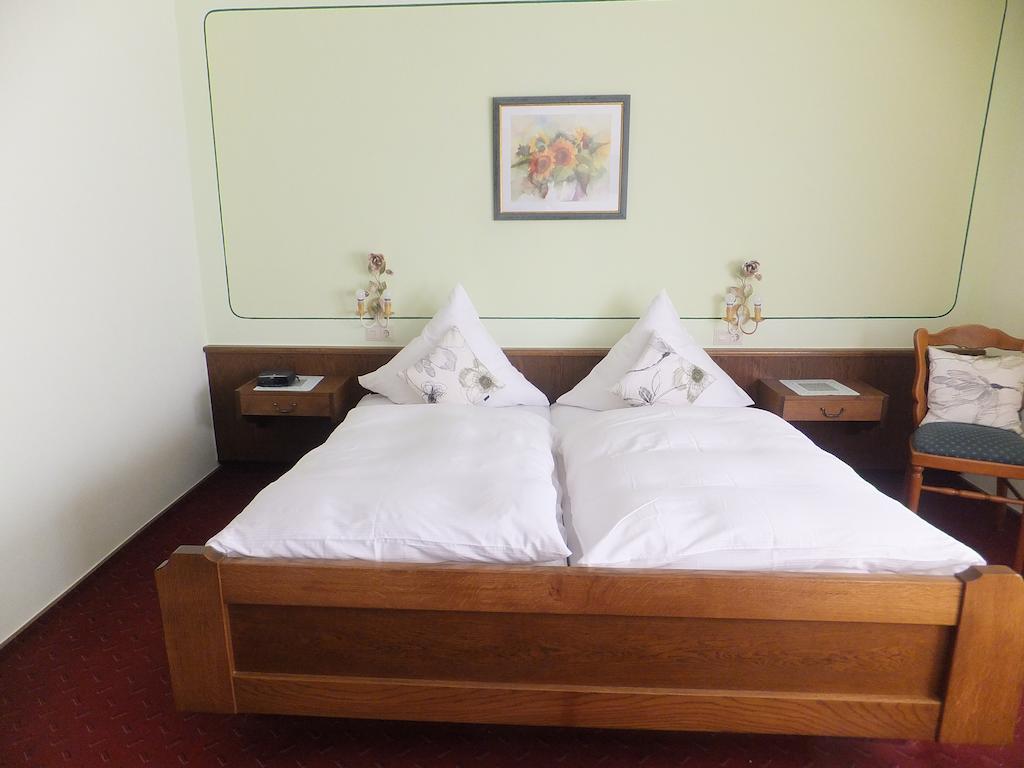 Weinhotel Hubertus Garni Klotten Habitación foto