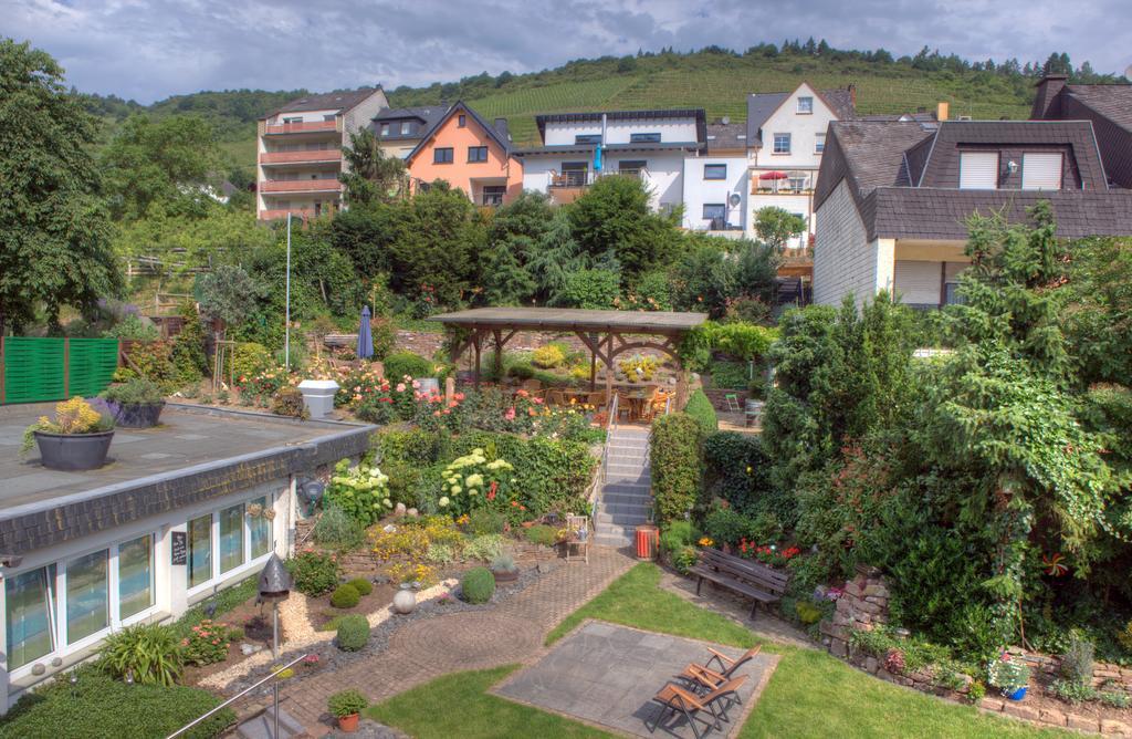 Weinhotel Hubertus Garni Klotten Exterior foto