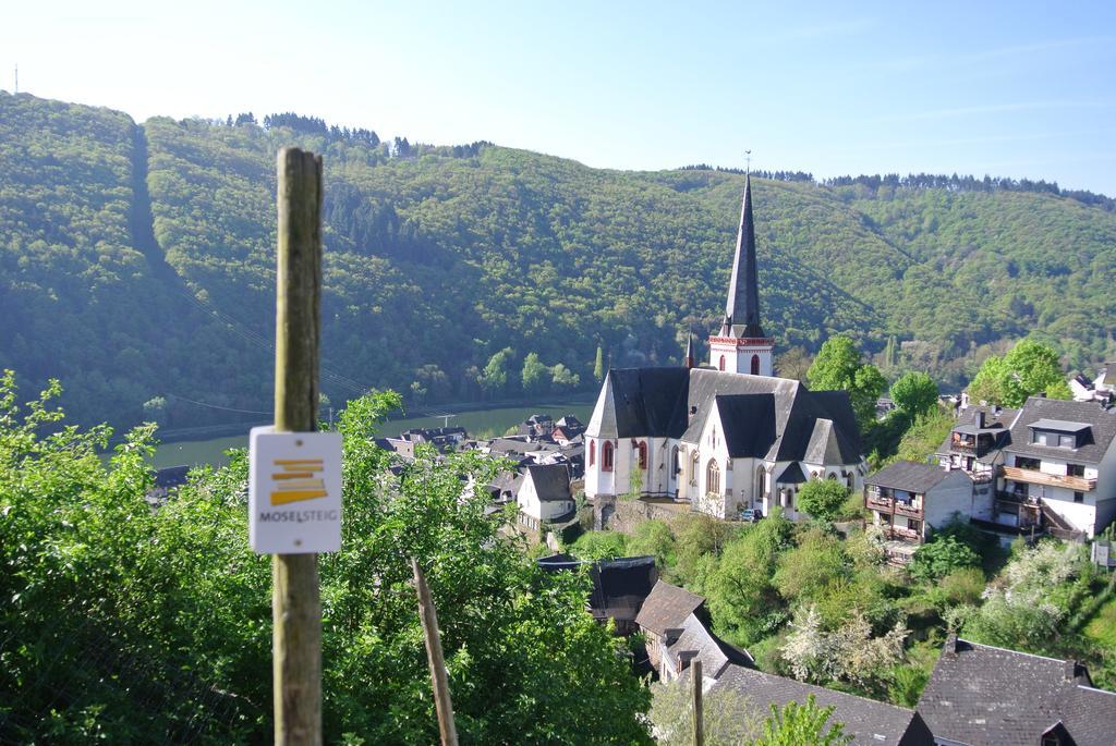 Weinhotel Hubertus Garni Klotten Exterior foto